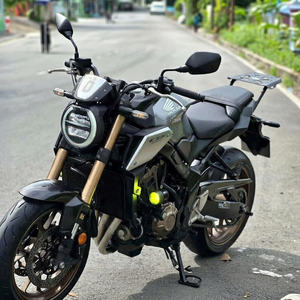 Bolsa para Casco de Motocicleta M-Biker para CB650/CBR650 2019-2024, Ligera, de Termoplástico - Product Image 1