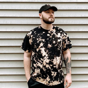 Camiseta básica de manga corta con cuello redondo para hombre Bleach Tie Dye Jersey - Product Image 1