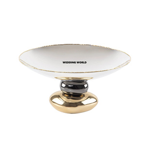 ชามช็อคโกแลตสีขาวพร้อมขาตั้งสีทองและสีเทาทำด้วยมือคุณภาพระดับพรีเมียมชามช็อคโกแลตแบบคลาสสิก - Product Image 1