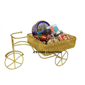 ตะกร้าใส่ของขวัญสีทองดีไซน์ทรงรถลากพร้อมล้อสำหรับปาร์ตี้ของตกแต่งบ้าน - Product Image 1