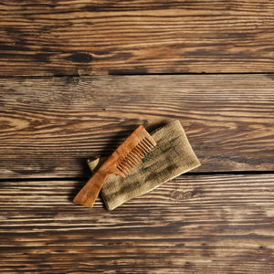 Tienphong gros démêlant Neem bois peigne avec poignée | Dents larges espacées | Peigne Neem fait à la main pour hommes et femmes - Product Image 6