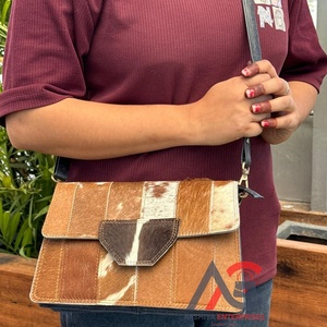 2025กระเป๋าถือขนาดเล็กดีไซเนอร์หรูใหม่กระเป๋าสะพายข้างหนังวัวแท้คลัทช์กระเป๋าถือขนาดเล็ก - Product Image 1