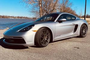 LUXURY RIDE 2021 718 Cayman GTS 4.0 ~3,200 Millas, Transmisión Manual de 6 Velocidades, Paquete Premium, Motor de 6 Cilindros y 394 hp - Product Image 3