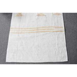 Alfombra Turca Vintage Pequeña de 2.5x5.7 pies, Alfombra Blanca con Plantas y Árboles Amarillos - Product Image 4