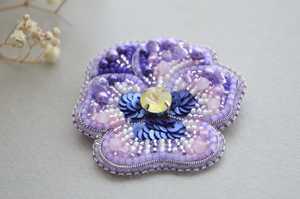 Broches con cuentas Broche de diseñador hecho a mano. Accesorios de alta calidad. Broche de diseño único. El mejor regalo para baby shower. - Product Image 2