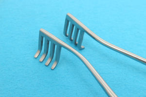 Mayomed เครื่องถนัดมือ Weitlaner คีมถีบทื่อเครื่องมือผ่าตัดขนาด4x4 - Product Image 3