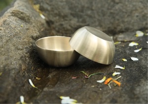 Ensemble de bols à collation en bronze Kansa pur fait à la main (2 pièces) |   Bol de service ayurvédique pour collations sèches, bonbons et repas à la maison - Product Image 2