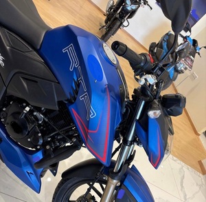 Ventes automobiles : Motocyclettes Apache RTR 200 4v Motorsports en vente et prêtes à l'exportation - Product Image 1