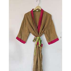 Robe sari en soie recyclée Kimono ceinture robe de nuit ouverte pour femme peignoir pour l'été et le printemps robe florale en soie à fleurs pour elle - Product Image 5