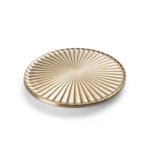 Plateau de service en fonte d'aluminium gaufré avec attrait royal et profil vintage adapté à la décoration traditionnelle des fêtes - Product Image 2