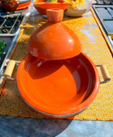 Tagine émaillée marocaine traditionnellement faite à la main avec bracelet en métal résistant à la chaleur et poignées ustensiles de cuisine artisanaux marocains décor à la maison