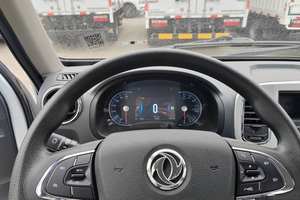 Camion électrique 4x4 avec caisse de chargement, versions européenne et coréenne - Product Image 3