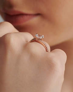 Bague solitaire ovale en diamant bypass de taille design Bague solitaire en diamant de laboratoire Pierre principale Bague en or massif 14 carats - Product Image 5
