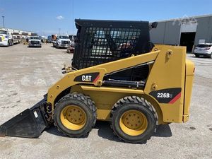 Cargador Compacto CATERPILLAR 226B3 Usado y Nuevo en Buenas Condiciones - Product Image 4