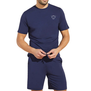 Conjunto de camiseta y pantalones cortos de tela suave, ropa deportiva para uso en equipo o club, conjunto de camiseta y pantalones cortos con logo personalizado - Product Image 4