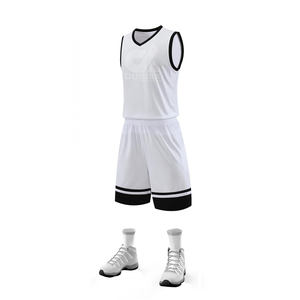 Ensemble d'uniformes de basket-ball respirants personnalisables provenant d'un fabricant chinois, design de maillot d'équipe pour la saison estivale avec nom d'équipe personnalisé - Product Image 4