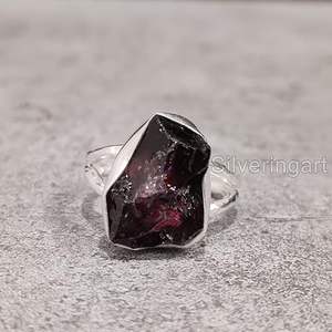 Anillo de Plata de Ley 925 con Granate Natural, Piedra de Nacimiento de Enero, Martillado, Regalo de Cumpleaños, Navidad, Joyería Hecha a Mano - Product Image 4