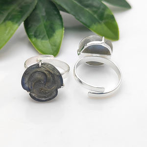 แหวนแกะสลักหินลาบราดอไรต์ธรรมชาติทำมือสำหรับผู้หญิงแหวนสายรัดตรง - Product Image 5