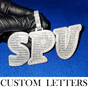 Collar con Colgante de Nombre Personalizado Starspire Jewels, Plata 925 con Moissanita, Diseño de Letra Personalizado con Aspecto de Diamante Completamente Engastado, Lujoso - Product Image 3