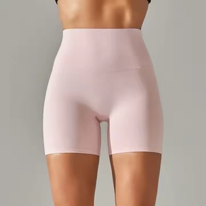 Shorts de sport/yoga personnalisés pour femmes en Spandex/Nylon, écologiques, séchage rapide, avec effet froncé aux fesses et taille élastique - Product Image 4