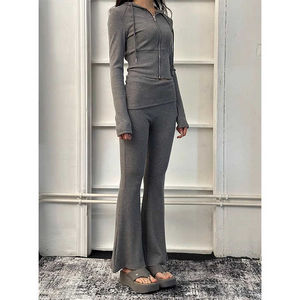 Conjunto de 2 piezas de punto para mujer, Top corto de manga larga con cremallera y mallas acampanadas de tiro bajo, conjunto de pantalones Jogger, ropa de descanso, chándal para mujer - Product Image 3