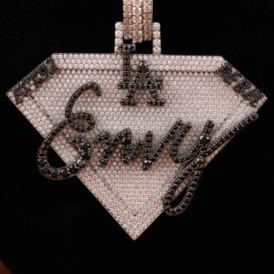 Colgante de Moissanita Blanco y Negro con Incrustaciones Completas, Chapado en Oro de 14 Quilates, Estilo Hip Hop, Regalo Personalizado para Alguien Especial - Product Image 2