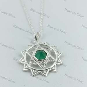Collar de Plata de Ley 925 Hecho a Mano con Bisel de Corazón, Chakra Anahata, Gema de Aventurina Natural, para Meditación - Product Image 6