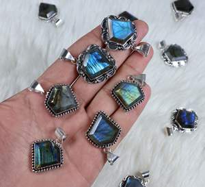 Diamant Forme Bleu Labradorite Gemme Pendentif Argent Facettes Designer Collection Lunette Réglage Incrustation En Vrac En Gros Bijoux - Product Image 4