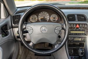 Mercedes-Benz CLK430 Cabriolet d'occasion 2001 en excellent état, prêt à être expédié - Product Image 2