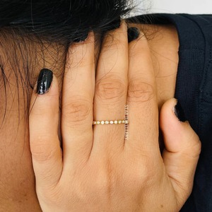 Anillo de Eternidad Delgado con Diamantes Naturales Engastados en Oro Sólido de 14K, Anillo de Lujo Cristiano para Mujer - Product Image 1