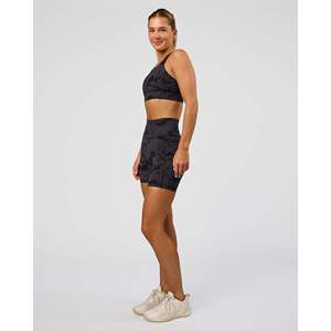 Shorts Fusion de cintura ultra alta de 6 pulgadas para mujer con bolsillos - Tie Dye negro - Product Image 6