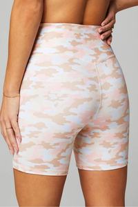 Short de yoga à séchage rapide de haute qualité pour femmes avec décoration de logo en tissu respirant à taille élastique pour les entraînements de gymnastique sportive - Product Image 6