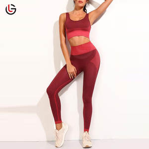 Ensemble de yoga pour femmes de haute qualité OEM dans le dernier style avec motif solide au design personnalisé - Product Image 4
