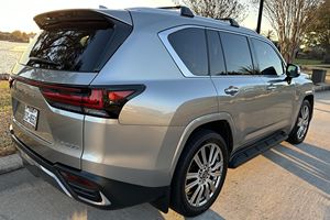 Lexus LX 600 Ultra Luxury 2022 Usado, Motor V6 Twin-Turbo, Tracción en las Cuatro Ruedas, Equipamiento de Alta Gama, Asientos Traseros Tipo Capitán con Función de Masaje - Product Image 5