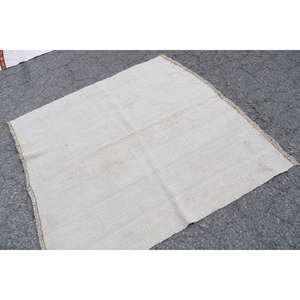 Alfombra Turca Vintage de 5.2x5.1 pies, Alfombra de Lana Blanca Sólida - Product Image 2