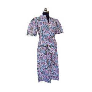 ชุดเดรสอินเดียทำมือจากผ้าฝ้าย 100% สำหรับผู้หญิง พิมพ์ลายดอกไม้ คอวี แขนสั้น สวมใส่สบายทุกวัน เป็นมิตรกับสิ่งแวดล้อม สไตล์วินเทจ ความยาวปานกลาง - Product Image 5