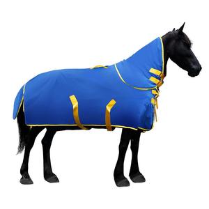 Mantas de Invierno Impermeables para Caballos de Alta Calidad con 4 Correas para las Patas, Diseño Transpirable, Logotipo Personalizado, Uso en Doma Clásica, Solapa Grande para la Cola - Product Image 4