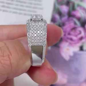 4.00 Carat Emerald Cut Moissanite Diamond Halo Cadeau de fiançailles de mariage pour bague pour homme en argent sterling 925 - Product Image 2