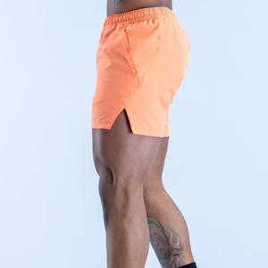 Shorts de sport décontractés pour hommes en gros personnalisés, shorts en polyester respirant à séchage rapide avec poches pour le basketball et l'entraînement - Product Image 4