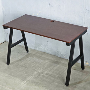 Escritorio de Oficina Minimalista AConcept HBAC002 120x60 con Patas de Metal de Acero Ensambladas para Reuniones o Uso Gerencial - Product Image 2