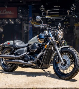 Nouvelle Honda Shadow Phantom 750, cruiser entièrement équipée avec sièges confortables et système de suspension avancé - Product Image 5