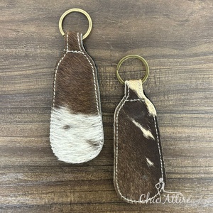 Porte-chapeau en cuir de vachette véritable personnalisé, marque-page magnétique multifonctionnel et clip à chapeau pour accessoires de voyage, cadeaux - Product Image 1