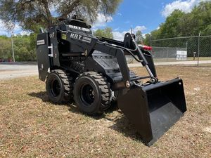 รถตักล้อยาง KRT Equipment Compact Track S 900 HD รุ่น ST 900 HD รับน้ำหนักได้ 1,102 ปอนด์ กำลัง 25 แรงม้า ปั๊มประสิทธิภาพสูง - Product Image 4