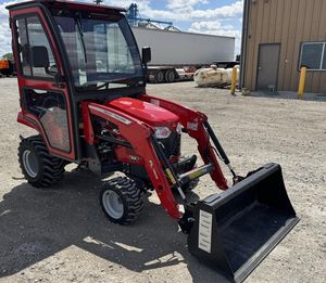 รถแทรกเตอร์ขนาดเล็ก Massey Ferguson GC1723E 40 แรงม้า พร้อมตัวเลือกเกียร์ขับเคลื่อนด้วยเครื่องยนต์ ระบบโหลดอัตโนมัติ และชุดตัดหญ้า - รถแทรกเตอร์สำหรับสนามหญ้า - Product Image 5