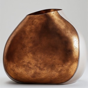Jarrón artístico de aluminio hecho a mano con acabado dorado pulido y forma delgada, perfecto para salas de estar de lujo y Premium - Product Image 6