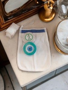 Jabones de baño naturales hechos a mano con un sobre especial y un set de piedra pómez con estampados de ojo turco - Product Image 4