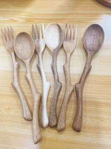 Cuchara de madera personalizada disponible para pedidos a granel con textura natural y material no tóxico - Product Image 2