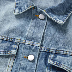 เสื้อกั๊กยีนส์ขายดีรุ่นใหม่สำหรับผู้หญิง ใส่เป็นเสื้อนอกในฤดูหนาว มีกระเป๋า ระบายอากาศได้ดี สีพื้นเรียบ ยีนส์ย้อมสีพื้น สำหรับผู้หญิง - Product Image 3