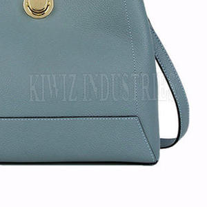 Outwear Color sólido Moda al aire libre Bolsos de cuero de moda para mujeres Hecho en Pakistán - Product Image 5