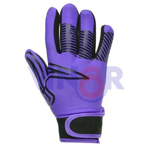 Gants de football gaélique personnalisés fabriqués au Pakistan, confortables, respirants, en cuir, imprimés à la mode, à bas prix, pour la vente en ligne - Product Image 3